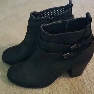 New black women's booties. Size 8.5